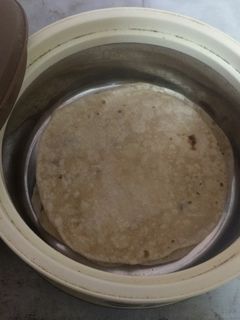 ময়দার রুটি (Maida roti recipe in Bengali) রেসিপির প্রধান ছবি