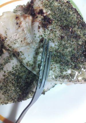 Una foto de Pavo con ajo y perejil a la plancha