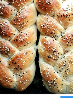 A picture of Braided Herbed Bread.