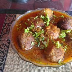 A picture of Banana kofta curry.