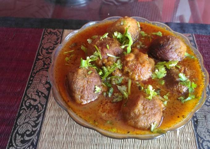 Banana kofta curry