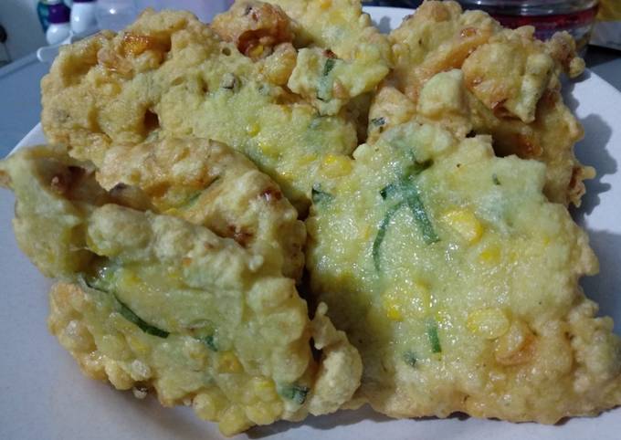 Bagaimana Menyiapkan Bakwan Jagung Empuk Crunchy Anti Gagal