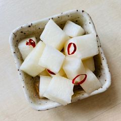 A picture of Honey Pickled Radish.