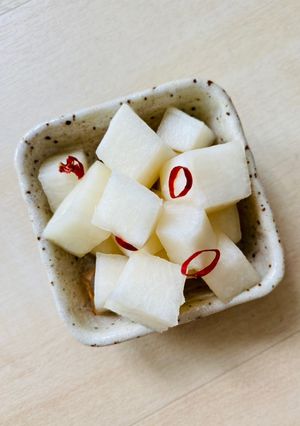 A picture of Honey Pickled Radish.
