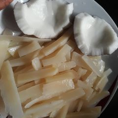 A picture of Coconut with abacha.