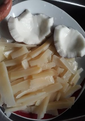 A picture of Coconut with abacha.