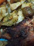 Pescado con salsa aceitunas y vegetales al horno manjar