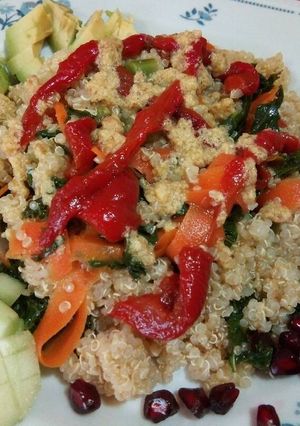 Una foto de Salteado de kale con quinoa