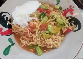 Gampangnya Menyajikan Mie Ramen Kari Pedas Lezat Mantap