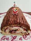Bolo de amora com creme de mascarpone