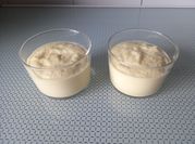 Una foto de kefir manzana