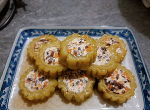 Hình của món Khổ qua nhồi kho chay.