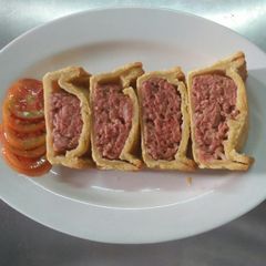 A picture of Beef pie.