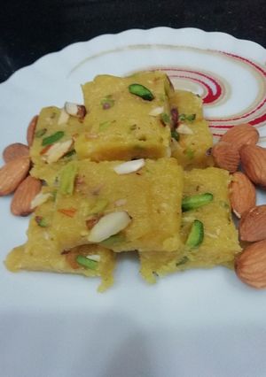 A picture of Mango Burfi.