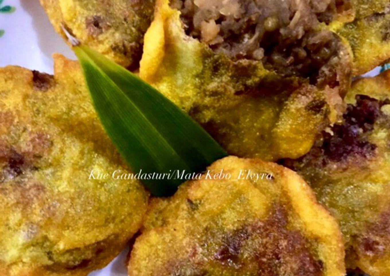 Kue Gandasturi/Mata Kebo/Kumbu Kacang Hijau