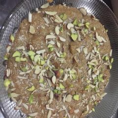 A picture of Soji and powder  milk halwa.
