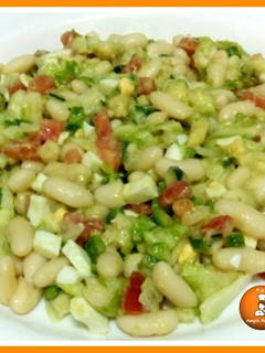 Una foto de Ensalada de judías blancas