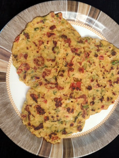 राईस आम्लेट (Rice Omelette Recipe In Marathi) रेसिपी चे मुख्य फोटो