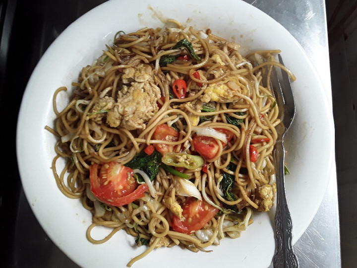 Resep Mie tumis sayuran dengan udang rebon Anti Gagal