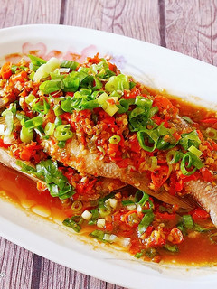 香辣剁椒鱸魚 的食譜成品照片
