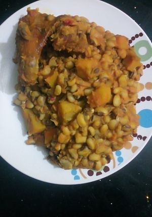 A picture of Beans & plantain porridge.