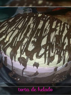 Una foto de Torta helada (con helado de cajitas)