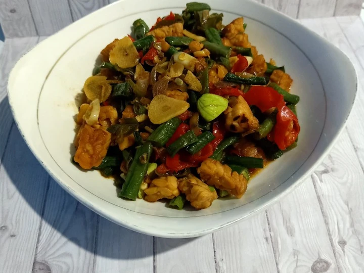 Langkah Gampang Membikin Resep Tumis Kacang Panjang &amp;amp; Tempe yang Uenak Anti Ribet, Mantap