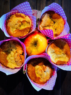 Una foto de Muffins manzana y canela 🍎