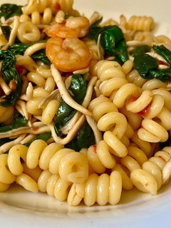 Una foto de Fusilli Bucati con Gulas y Gambas | FussionCook FC7Smart