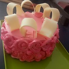 A picture of Pink velvet cake.