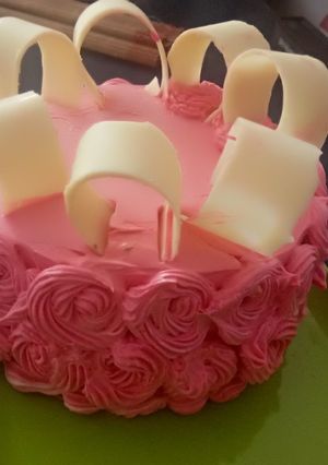 A picture of Pink velvet cake.