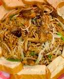 Mì Gói Xào Nấm Rơm Sốt Dầu Hào