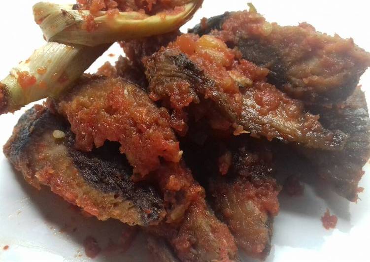 Resep Tongkol (potong) Pedas Segar yang enak dan Mudah Dibuat