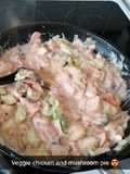 Veggie chicken and mushroom pie