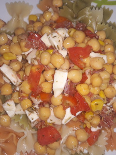 Una foto de Ensalada de Garbanzos y Pasta