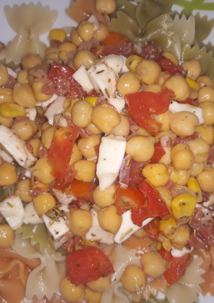 Una foto de Ensalada de Garbanzos y Pasta