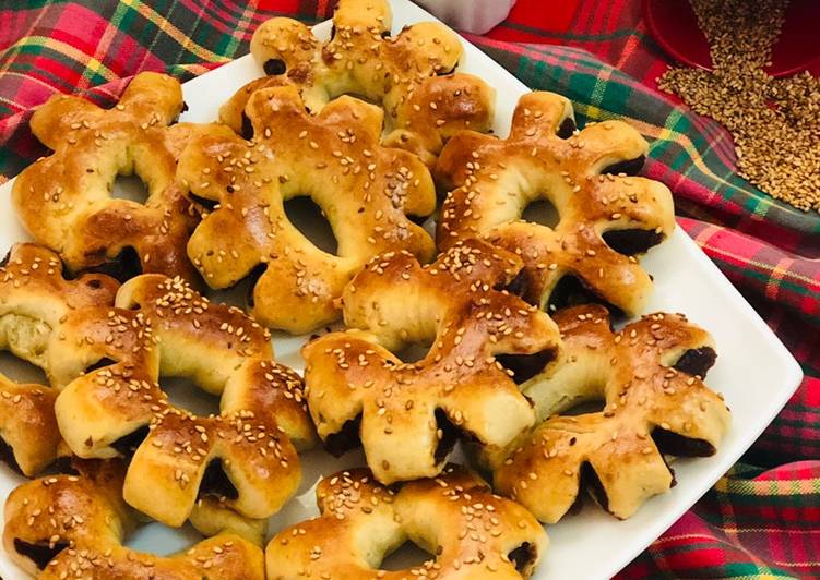 كعك طري بالتّمر و السّمسُم (معروك)