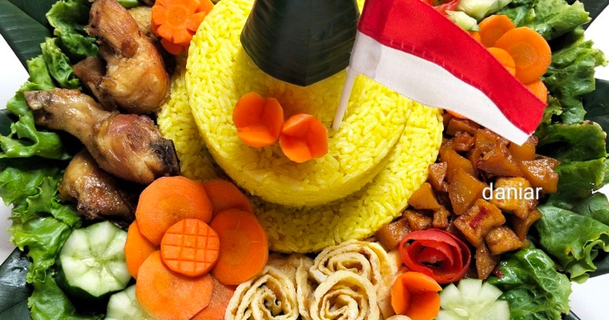 Kreasi Tumpeng Nasi Kuning