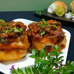 A picture of Masala pav.