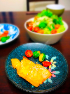 Una foto de HOKI cocer a fuego lento Japonés HOKI NONITSUQUE🇺🇾🇯🇵ホキの煮付け