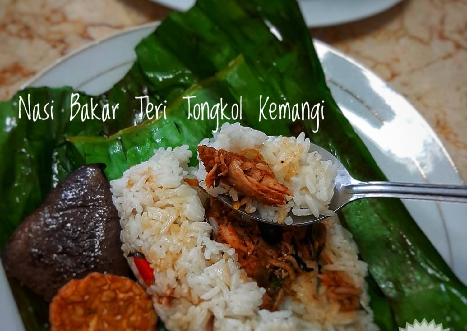 Resep Nasi Bakar Teri Tongkol Kemangi Oleh Mutabikh Uwmi Cookpad