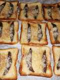 Crostini con acciughe