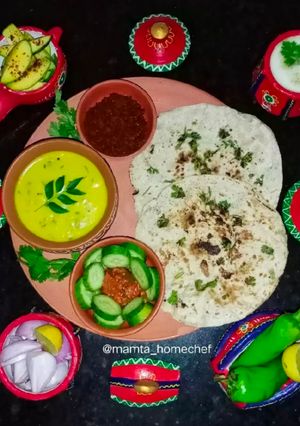A picture of Pithala and Bhakri.