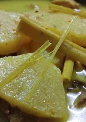 Gambar Masak Lemak Kuning Ayam bersama Nenas
