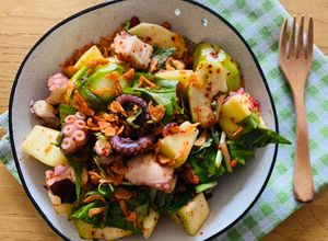 Hình của món Bạch tuộc trộn cóc non.