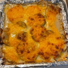 A picture of Cheesy Au Gratin Potatoes.