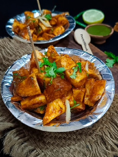 दिल्ली आलू चाट (Delhi aloo chaat recipe in hindi) रेसिपी मुख्य फोटो