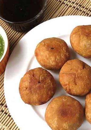 कचोरी ऊपासाची रेसिपी चे मुख्य फोटो 