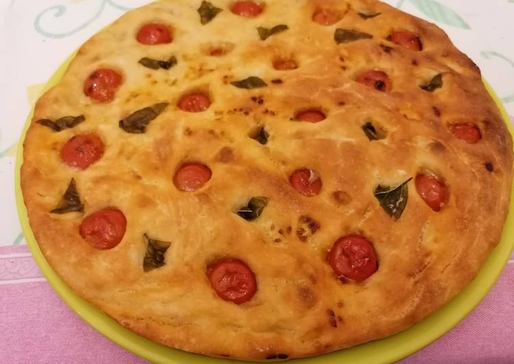 Focaccia al pomodoro e basilico🍅