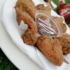 A picture of KFC chicken wing.